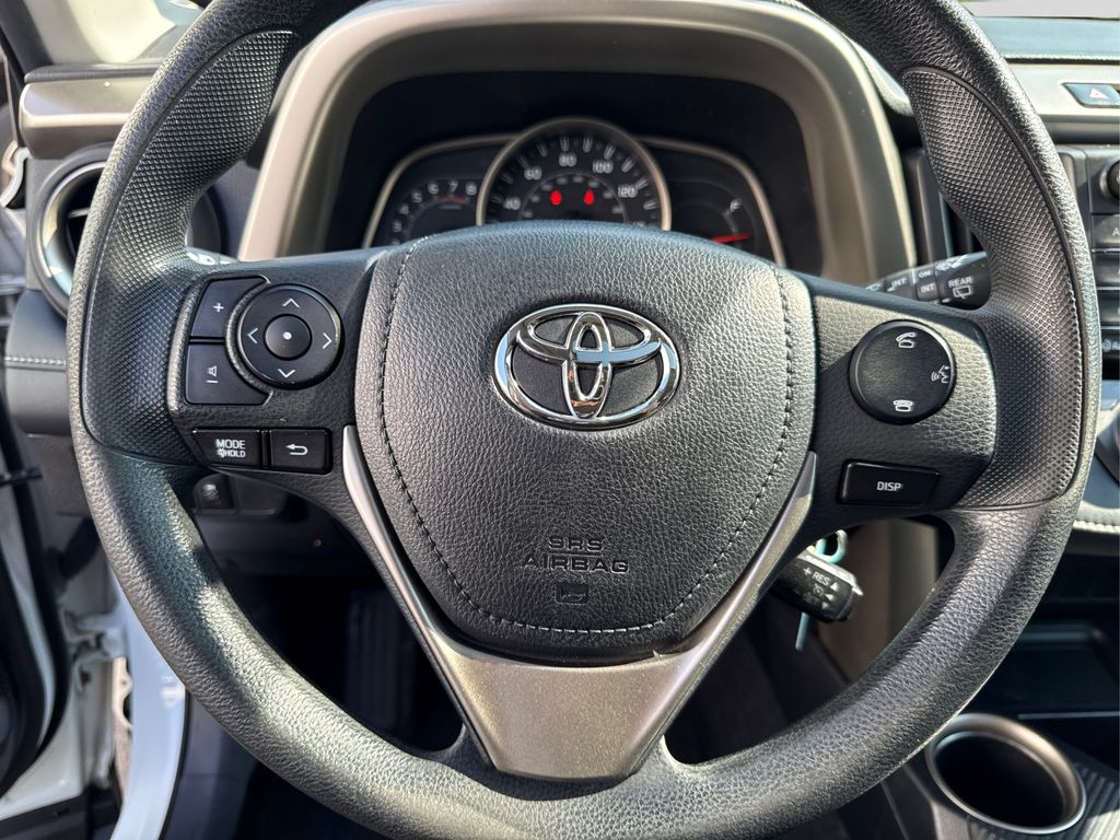 2015 Toyota RAV4 XLE photo 22