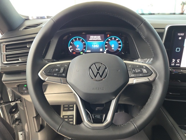 2025 Volkswagen Atlas Cross Sport SEL Premium R-Line photo 18