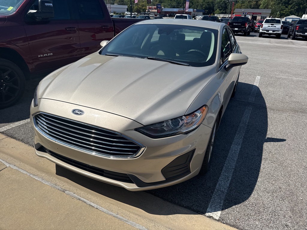 2019 Ford Fusion SE photo 2