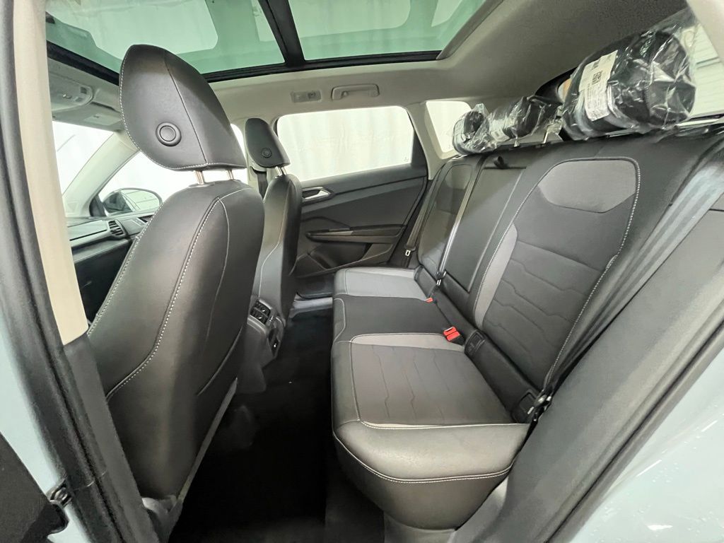 2025 Volkswagen Taos SE photo 20