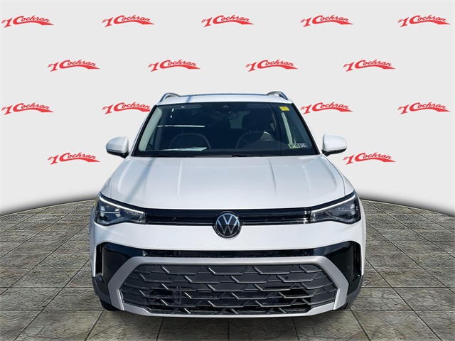 2025 Volkswagen Taos SE photo 8