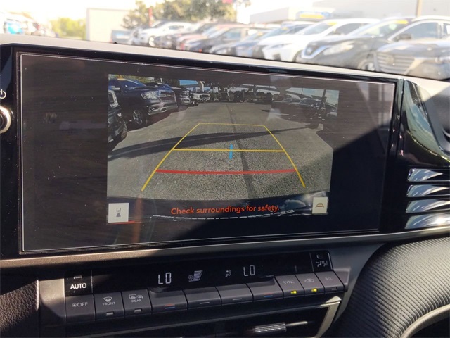 2025 Toyota Camry SE photo 34