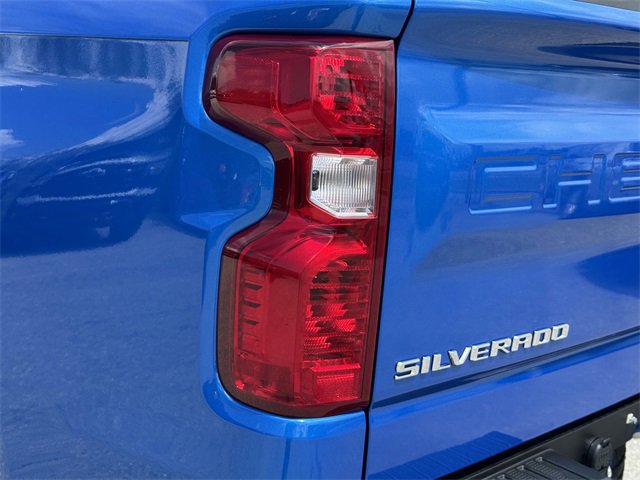 2025 Chevrolet Silverado 1500 Custom photo 11