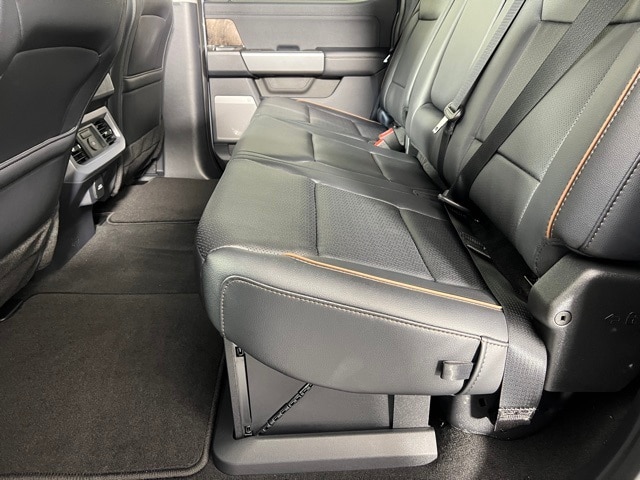 2025 Ford F-350 Lariat photo 22