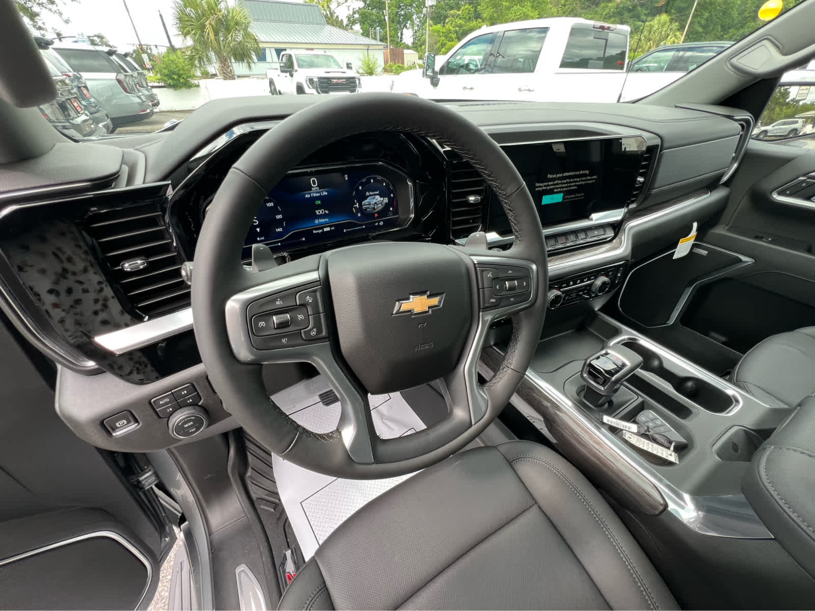 2025 Chevrolet Silverado 1500 LTZ photo 12