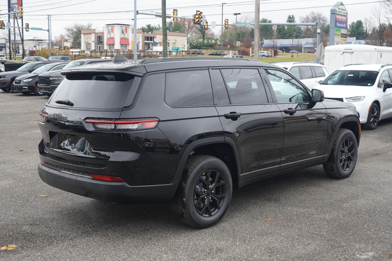 2025 Jeep Grand Cherokee Altitude X photo 3