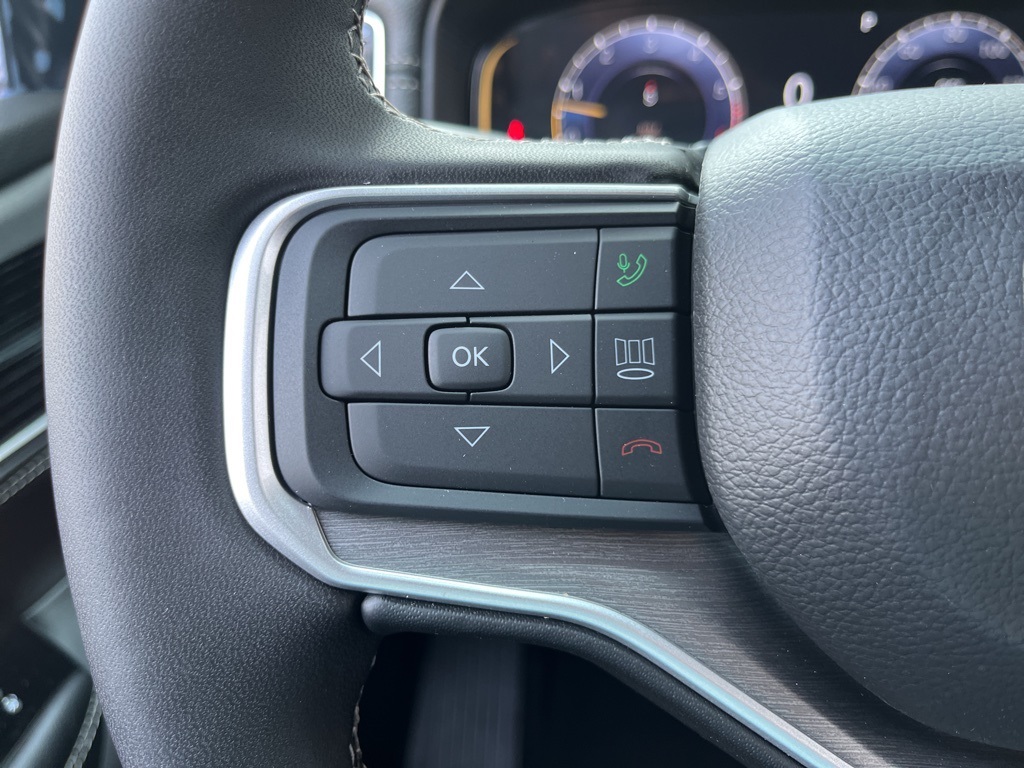 2025 Jeep Wagoneer L Carbide photo 44