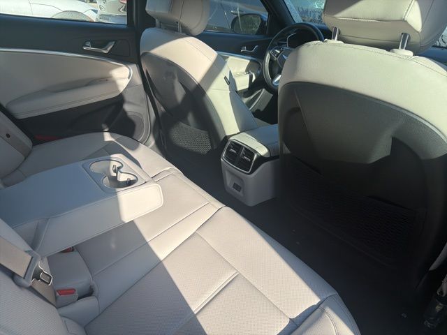 2025 Genesis G70 2.5T photo 11