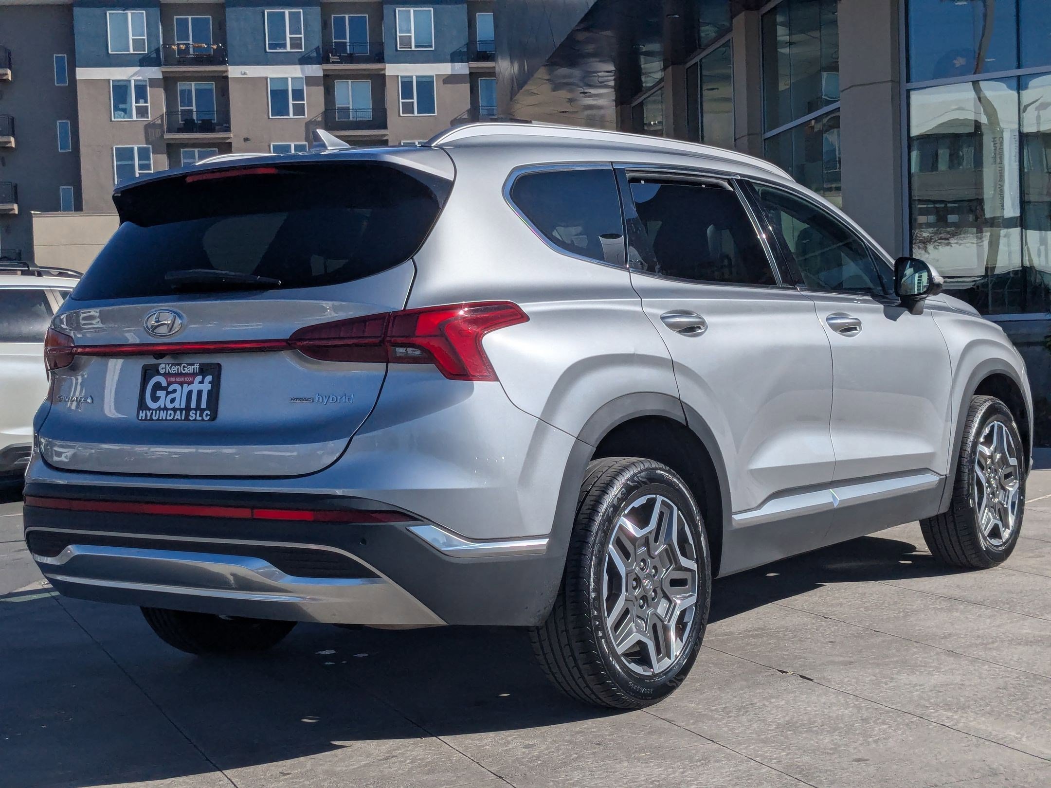 2023 Hyundai Santa Fe SEL Premium photo 2