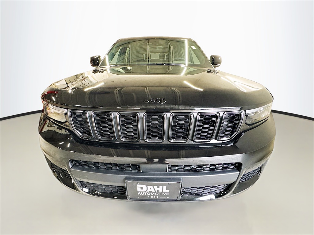 2025 Jeep Grand Cherokee Altitude X photo 2