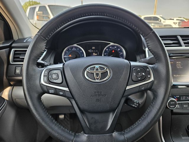 2017 Toyota Camry XLE photo 13
