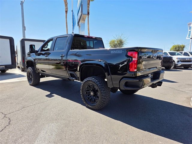 2025 Chevrolet Silverado 2500HD LT photo 3