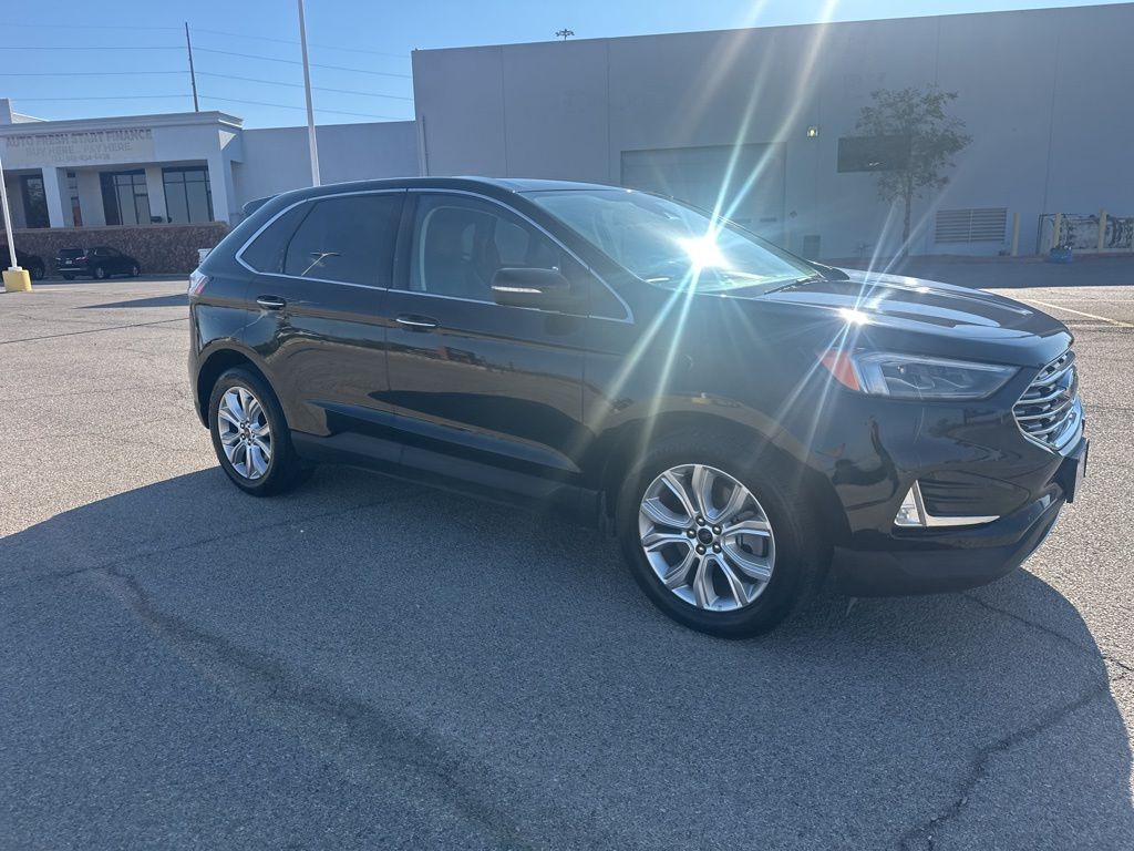 2023 Ford Edge Titanium photo 5