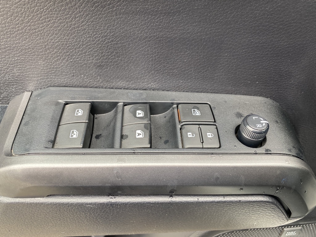 2020 Toyota Tacoma TRD Off-Road photo 24