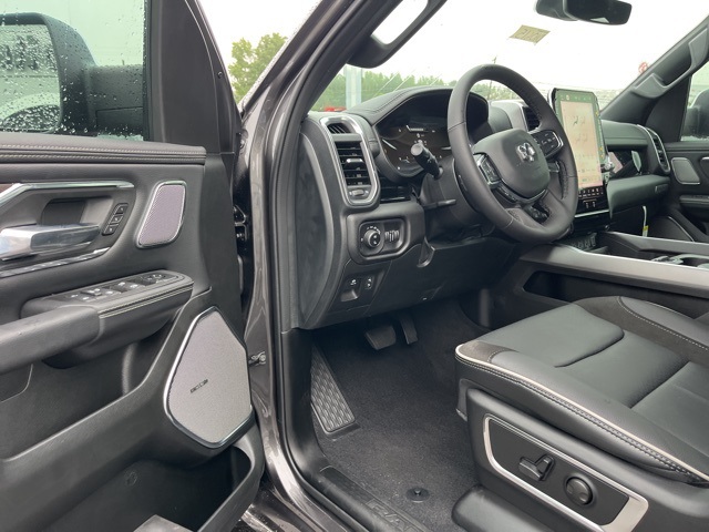2026 Ram 1500 Laramie photo 4