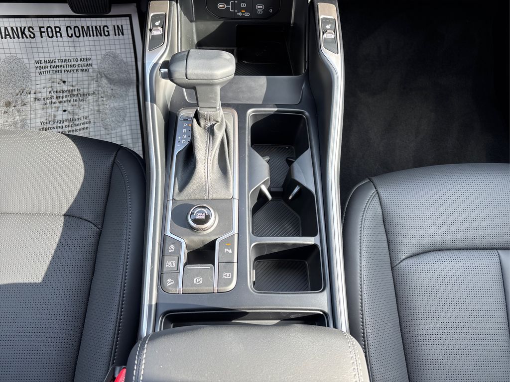 2026 Kia Sorento S photo 13