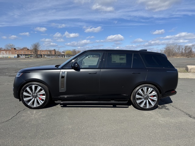 2025 Land Rover Range Rover SV photo 2