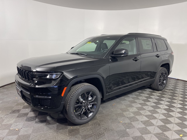 2025 Jeep Grand Cherokee Limited photo 3