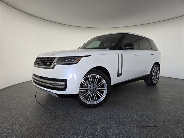 2025 Land Rover Range Rover SE's photo