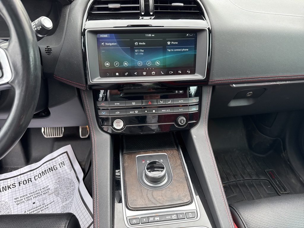 2017 Jaguar F-PACE S photo 15