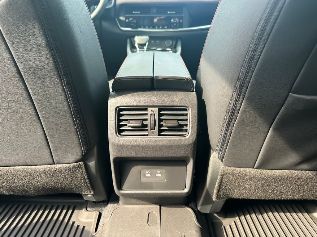 2026 Nissan Rogue SV photo 13