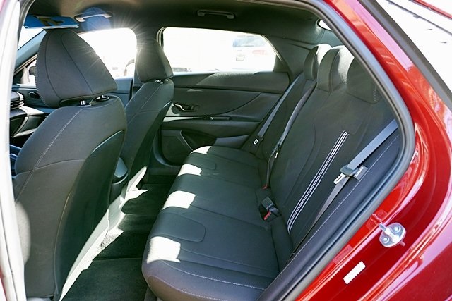 Used 2025 Red Hyundai SEL Sport image 14