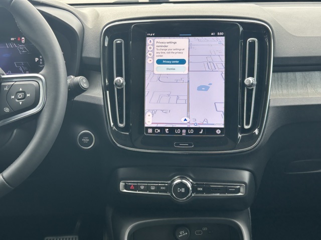 2023 Volvo XC40 Plus photo 16