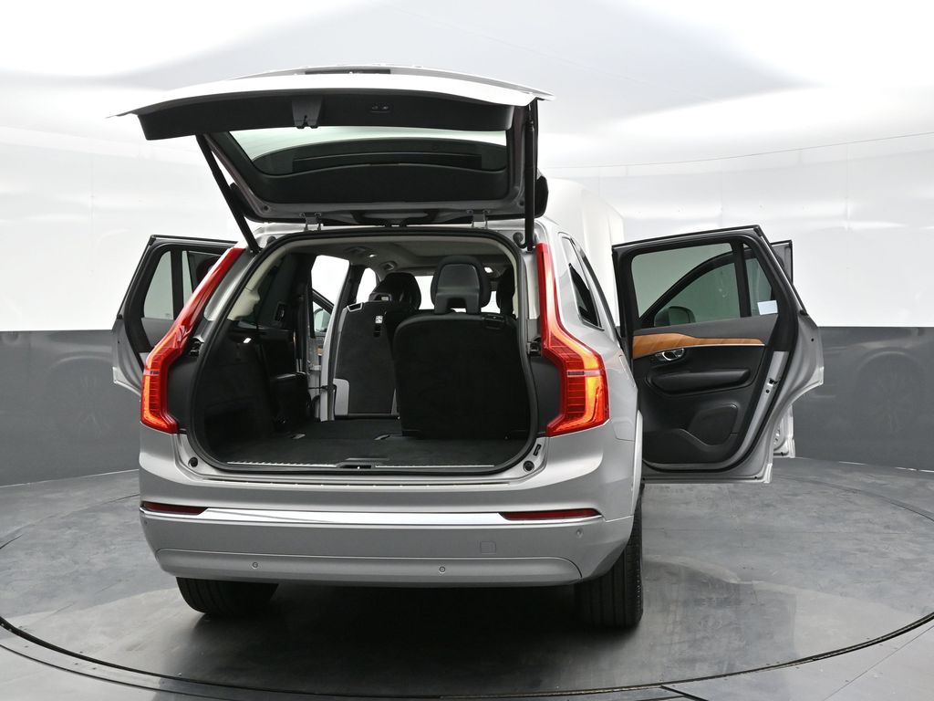 2023 Volvo XC90 T8 Plus photo 37