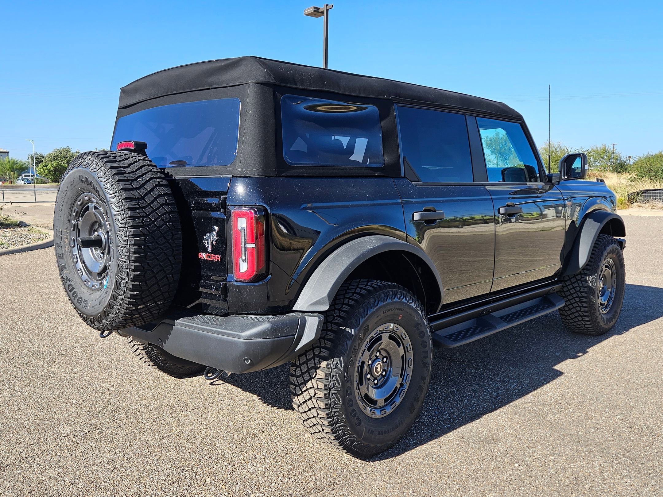 2024 Ford Bronco Badlands photo 6