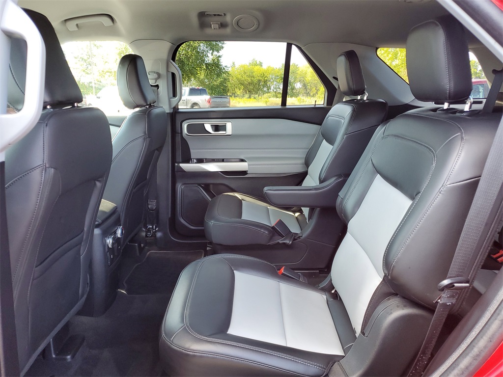 2022 Ford Explorer XLT photo 22