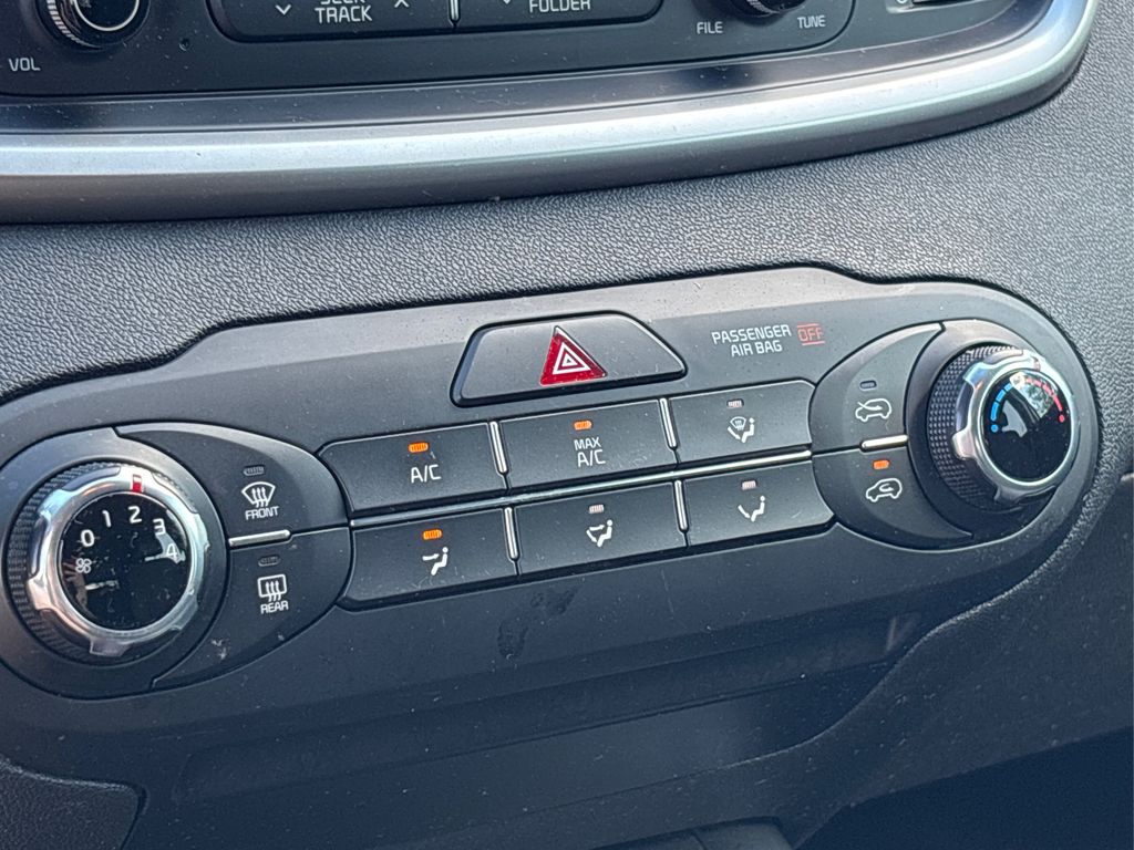 2018 Kia Sorento L photo 25