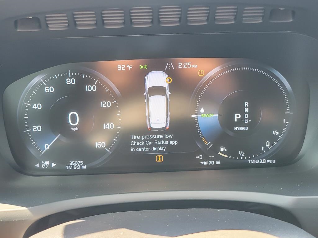 2022 VOLVO XC90 - Image 11