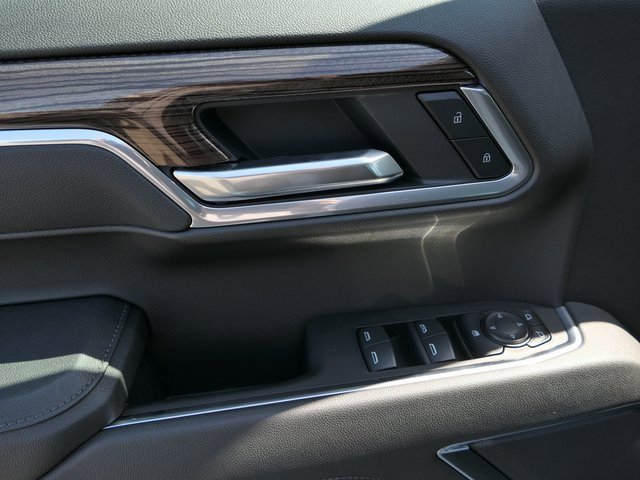 2025 Chevrolet Silverado 1500 LT photo 13
