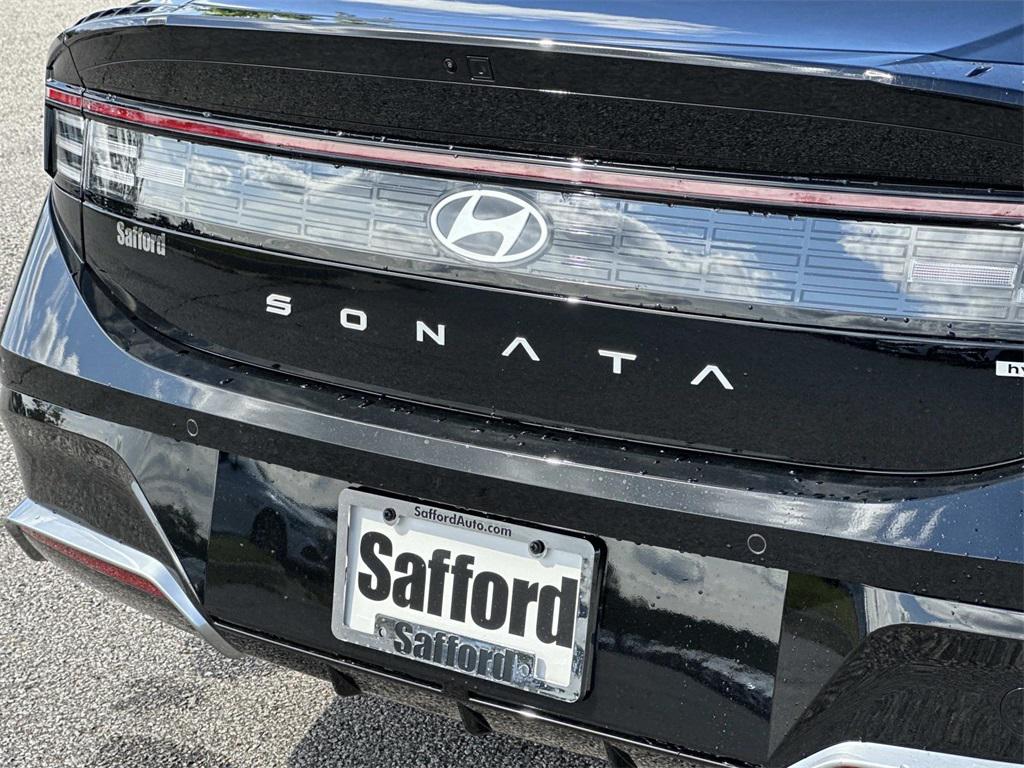 2025 Hyundai Sonata Hybrid Limited photo 12