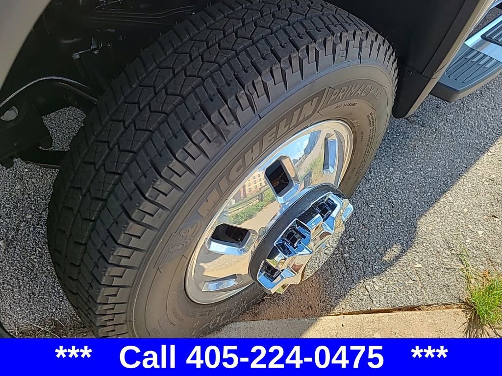 2026 Gmc Sierra 3500 HD Denali photo 2