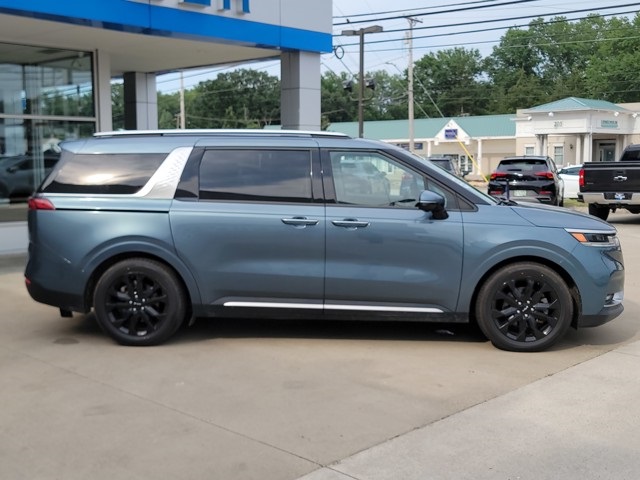 2023 Kia Carnival SX photo 3