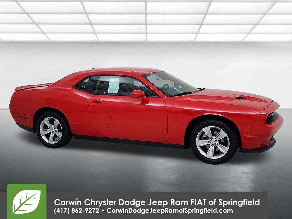 2022 Dodge Challenger SXT's photo