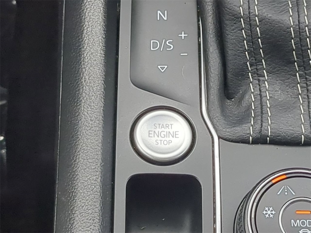 2022 Volkswagen Atlas Cross Sport V6 SEL Premium R-Line photo 12