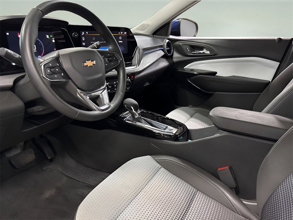 2024 Chevrolet Trax LT photo 21