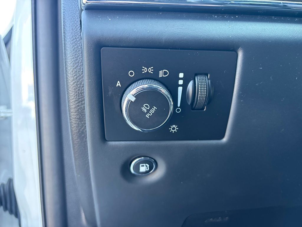 2019 Jeep Grand Cherokee Summit photo 13