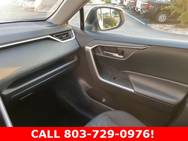 2024 Toyota RAV4 XLE photo 22