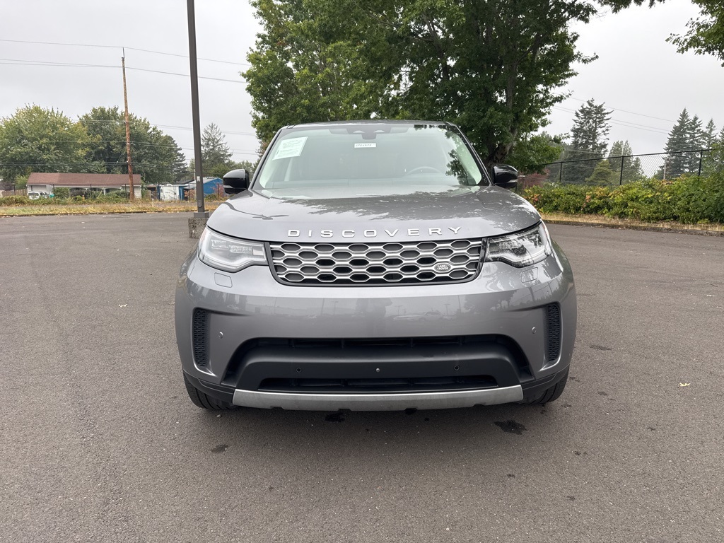 2024 Land Rover Discovery S photo 2