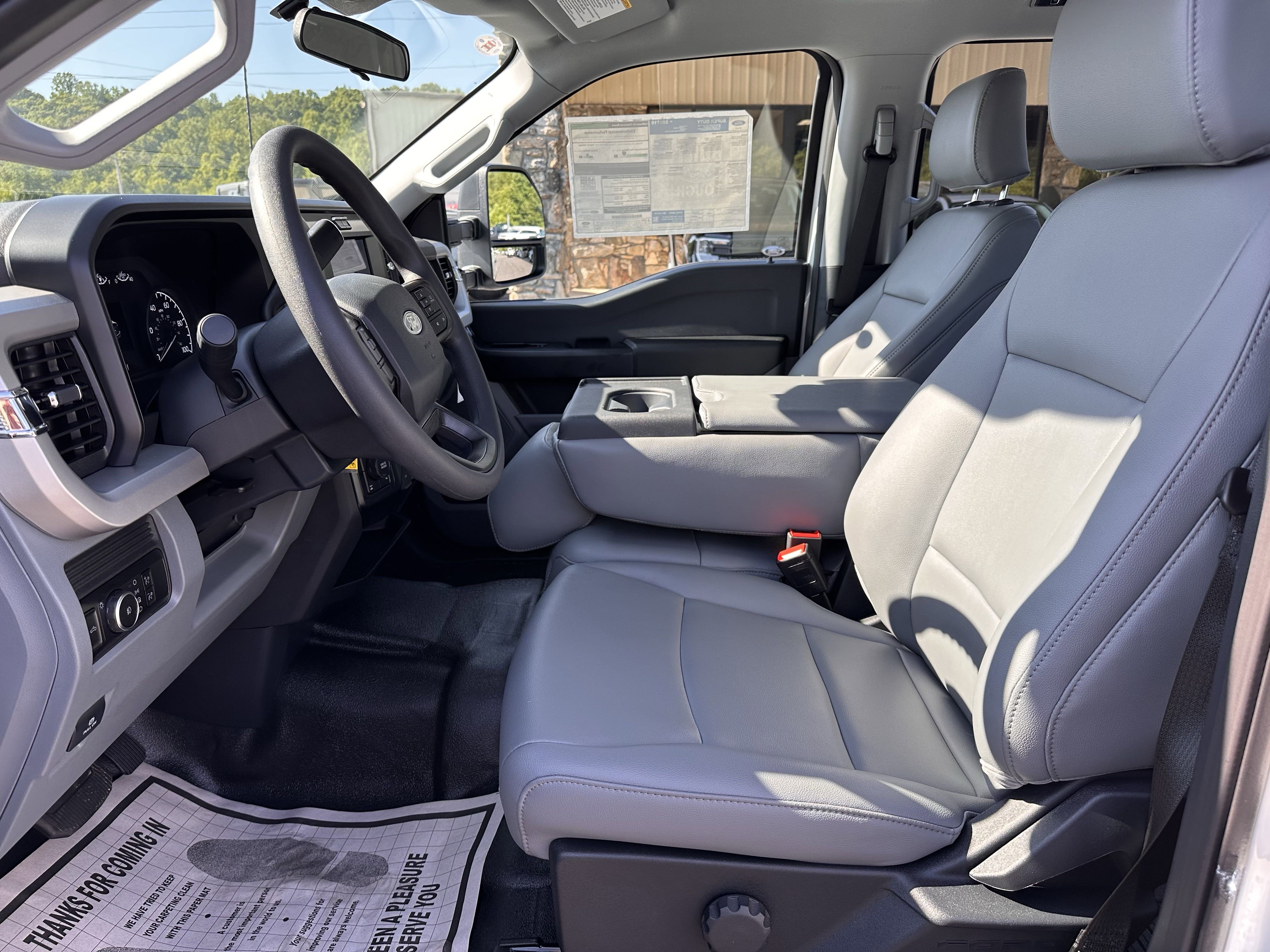 2025 Ford F-250 XL photo 4
