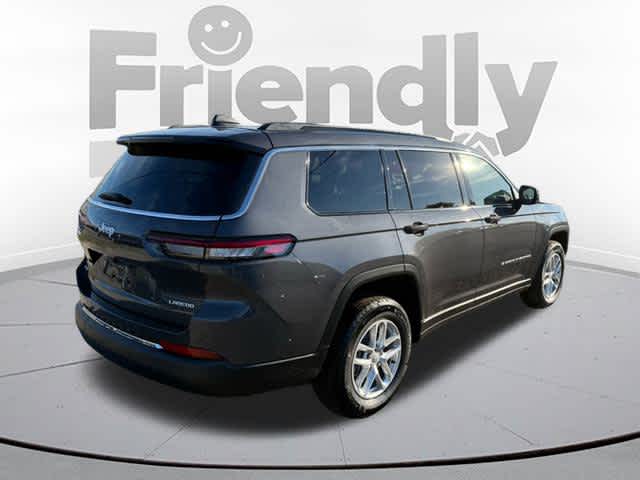 2025 Jeep Grand Cherokee Laredo photo 3