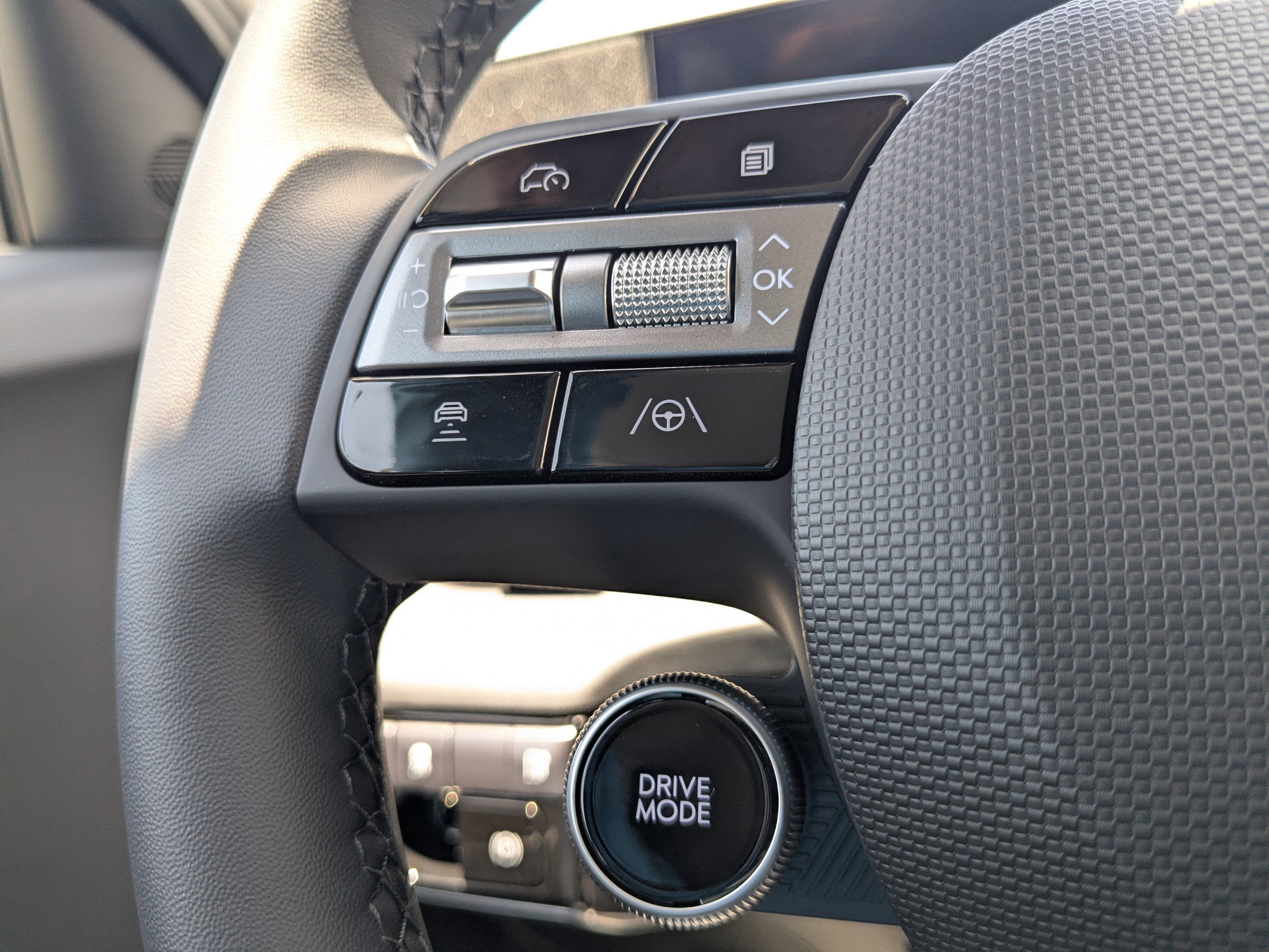 2025 Hyundai Ioniq 5 SE photo 16