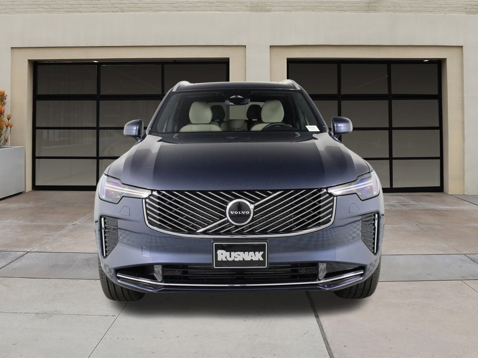 2026 Volvo XC90 T8 Core photo 2