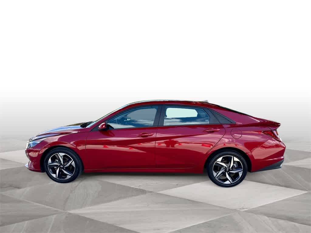 2023 Hyundai Elantra SEL photo 4