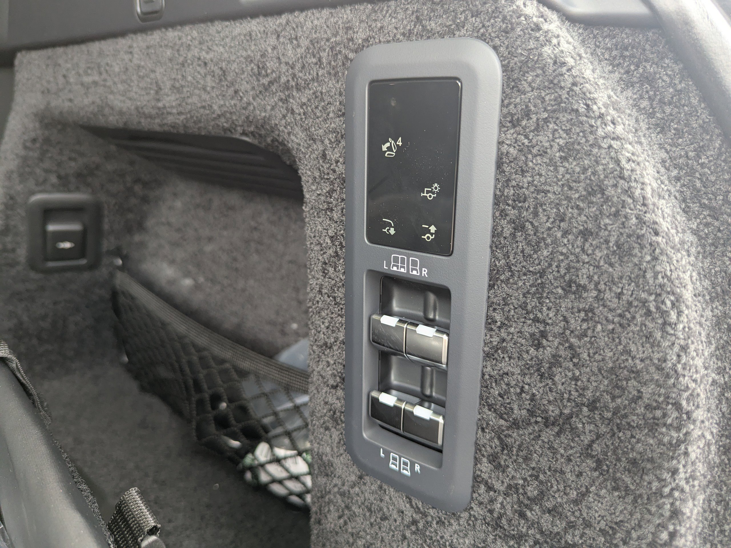 2025 Land Rover Range Rover SE photo 11