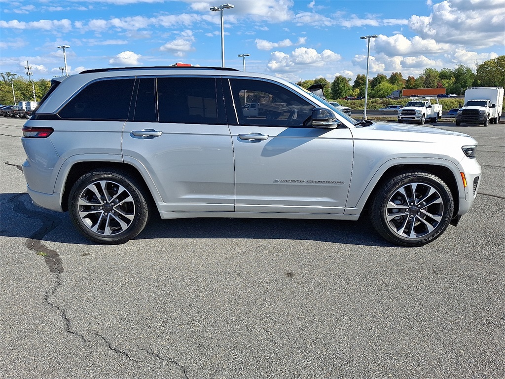 2022 Jeep Grand Cherokee Overland photo 5