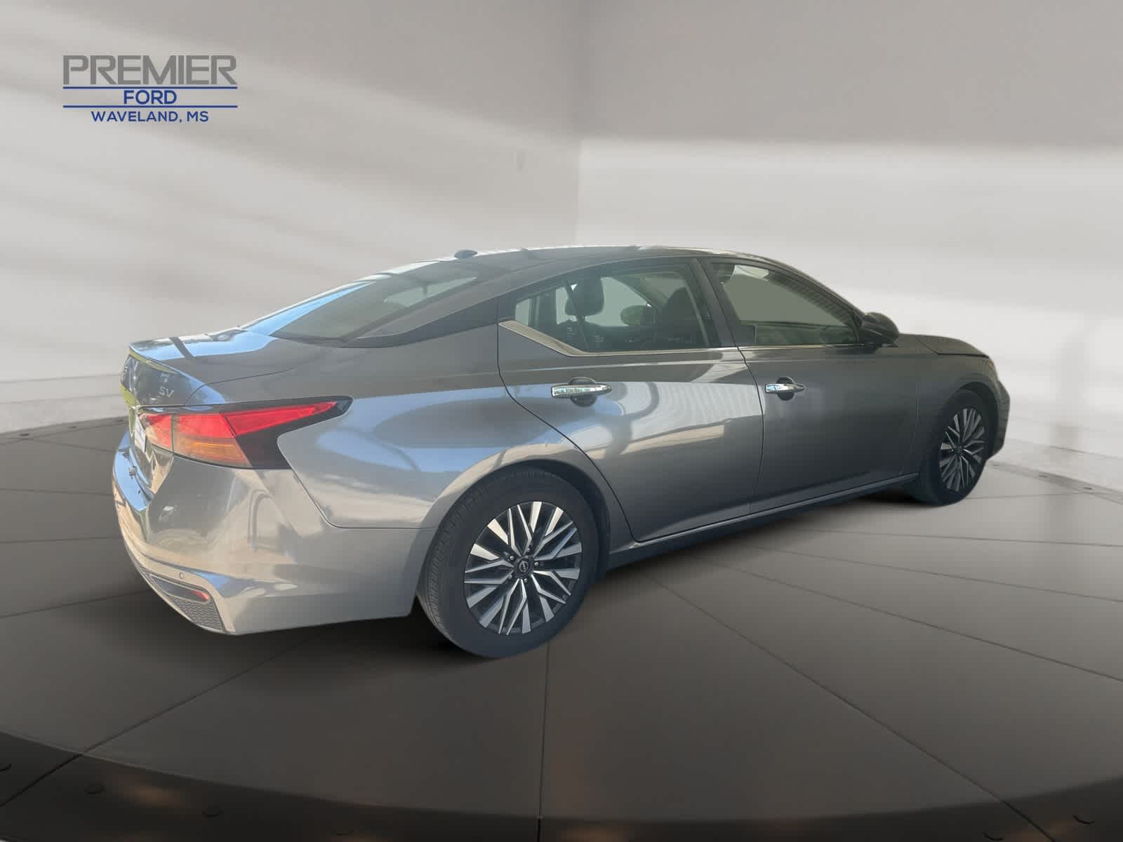 2024 Nissan Altima 2.5 SV photo 5
